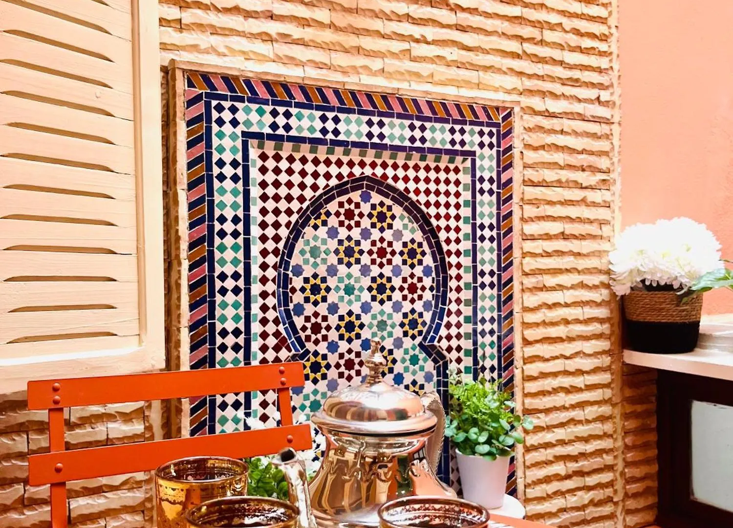 Apartment With Ac, Patio And Rooftop Appartement Climatise Avec Patio Et Toit Terrasse Marrakesh
