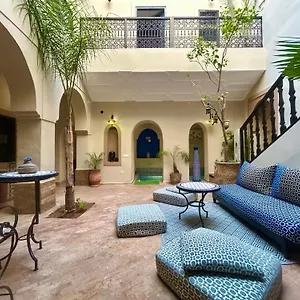 4 Avec Piscine Et Petit Dejeuner Villa