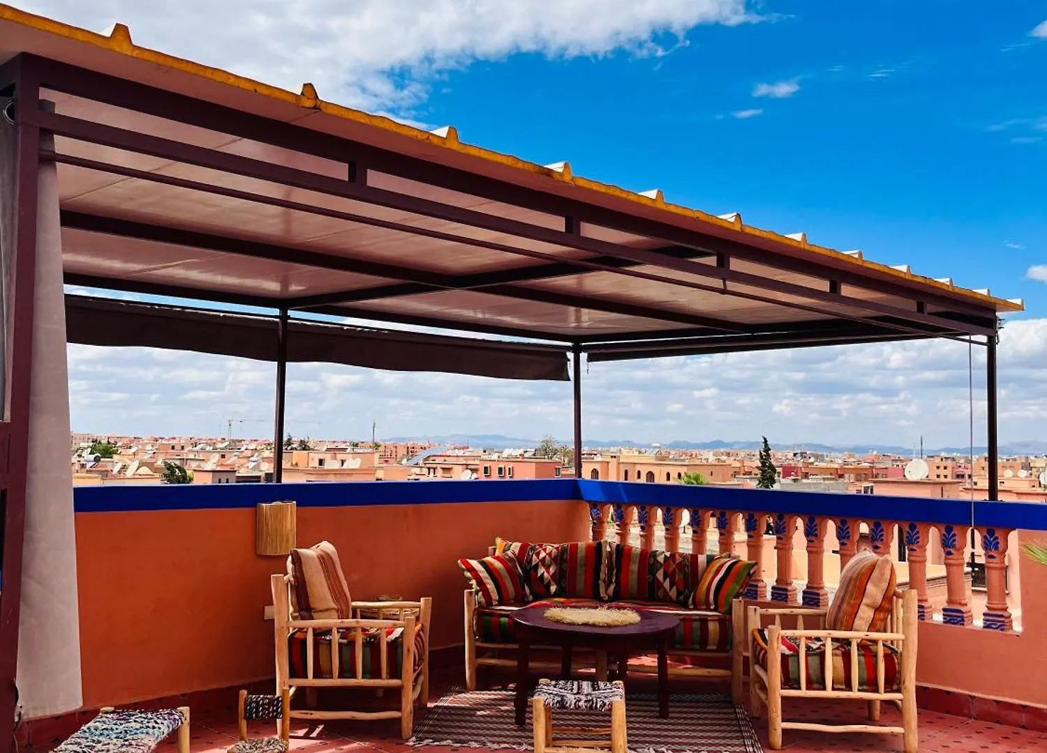 Apartment With Ac, Patio And Rooftop Appartement Climatise Avec Patio Et Toit Terrasse Marrakesch