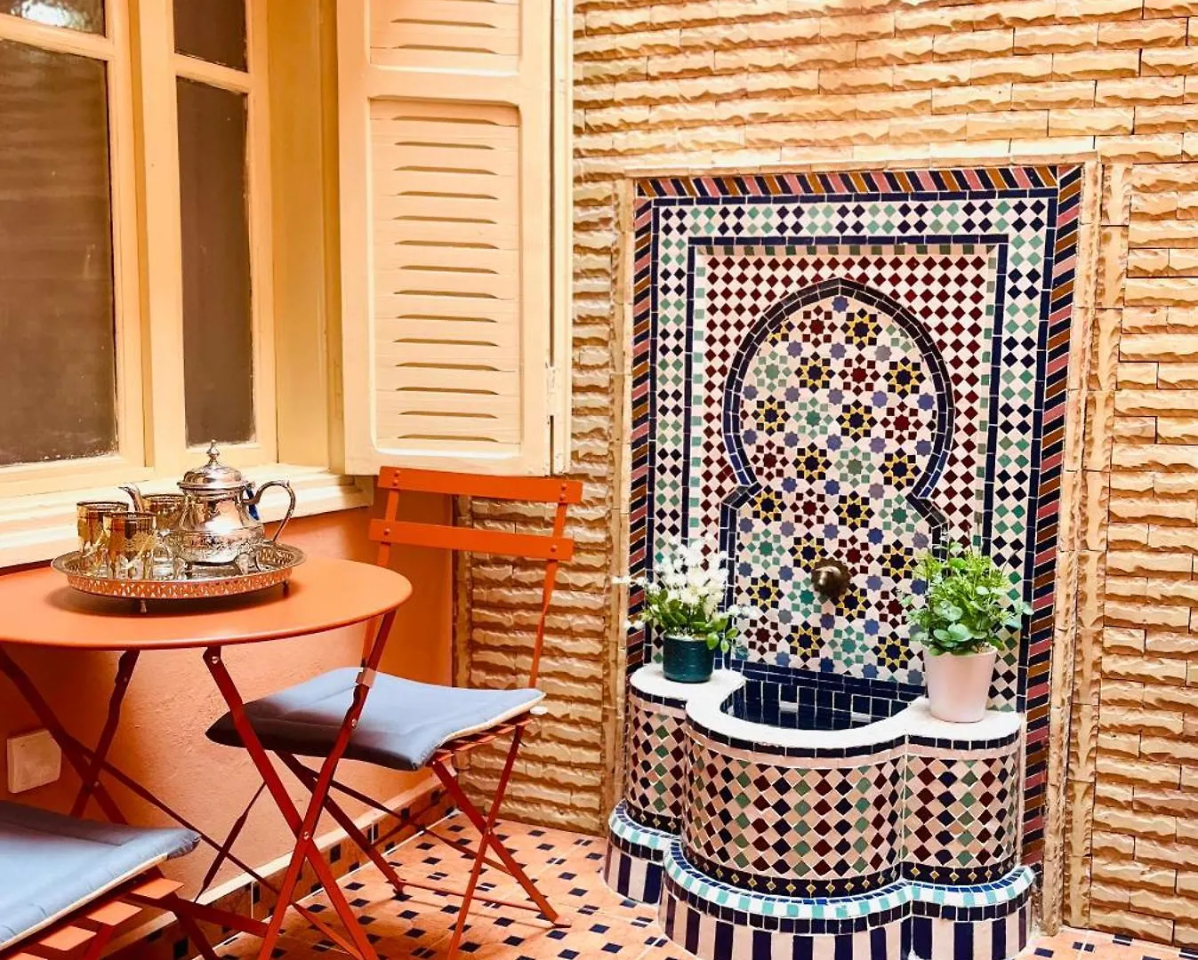 Apartment With Ac, Patio And Rooftop Appartement Climatise Avec Patio Et Toit Terrasse location