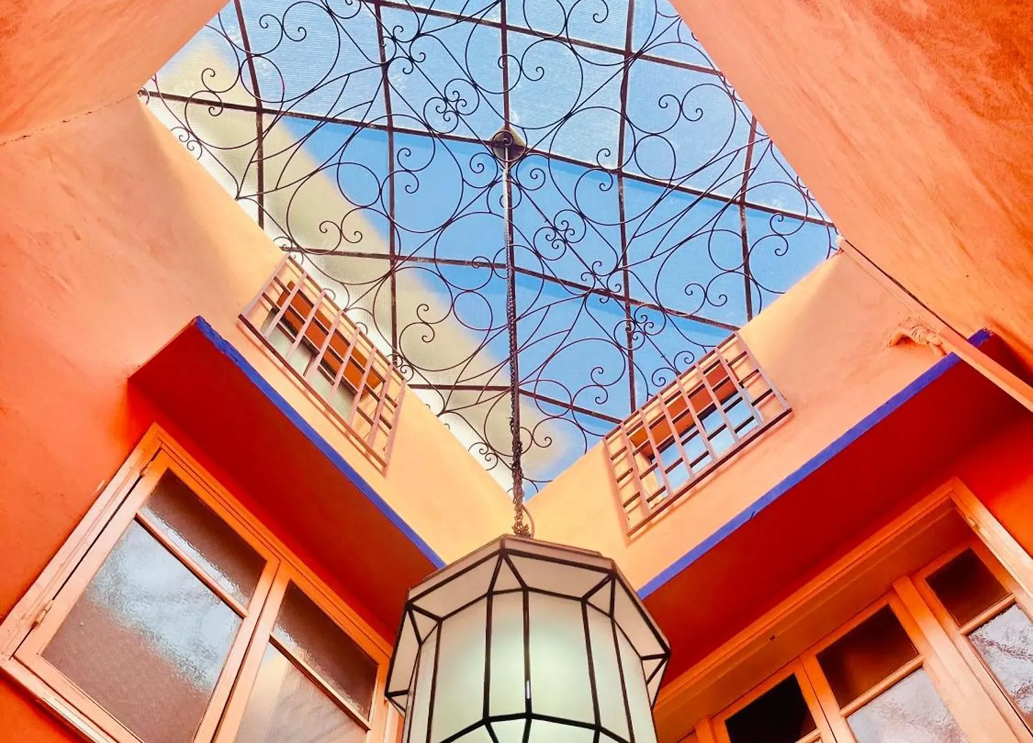 Joli Patio: Rooftop Retreat with Parking Marrakesh